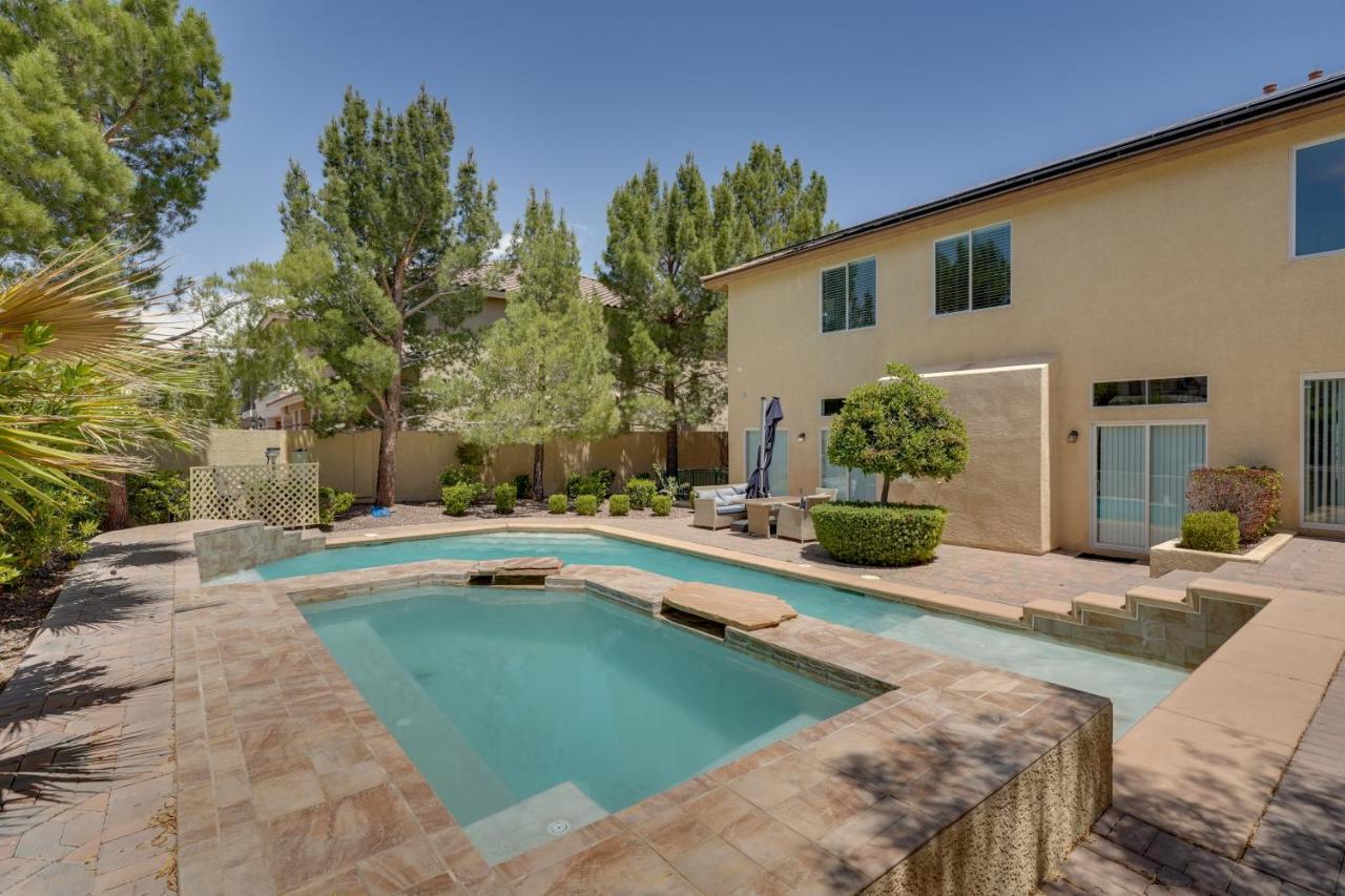 Elegant Las Vegas Home With Pool And Putting Green! Exterior photo